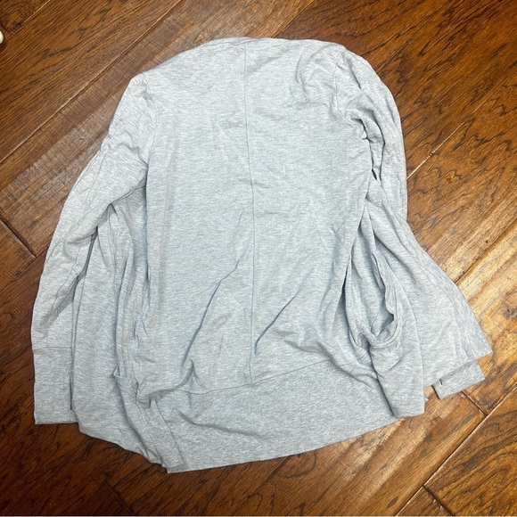 Athleta womens PRANAYAMA WRAP
CARDIGAN - Picture 2 of 5